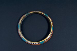 Armband (gekleurd glas) door Roman